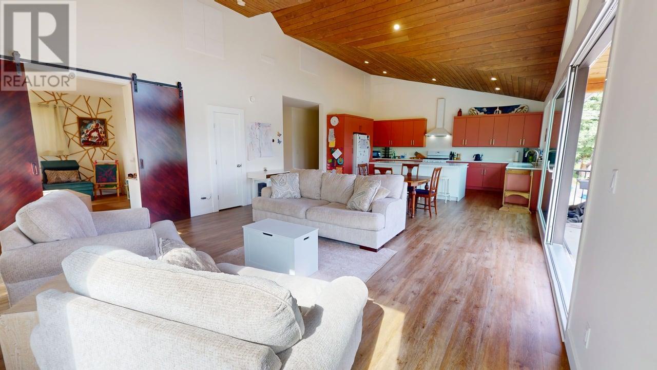 2075 St Paul Street, Rossland, British Columbia  V0G 1Y0 - Photo 16 - 10349851