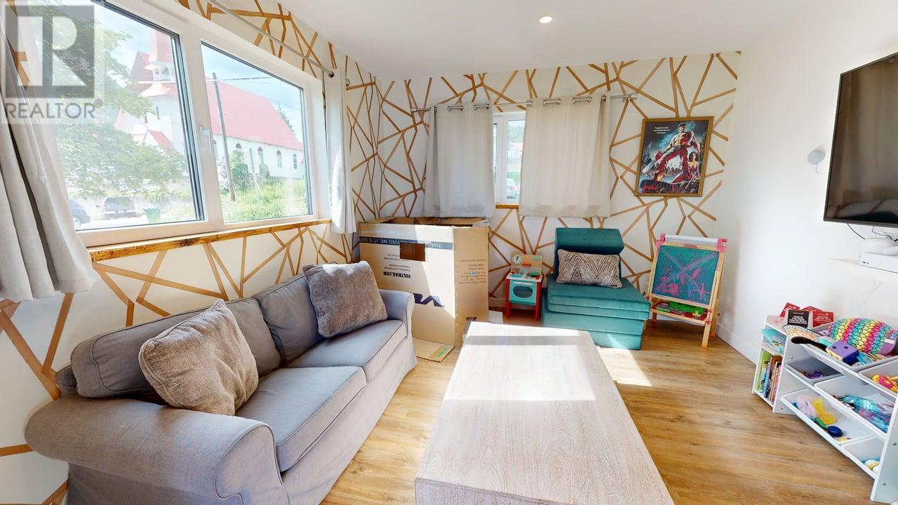 2075 St Paul Street, Rossland, British Columbia  V0G 1Y0 - Photo 19 - 10349851