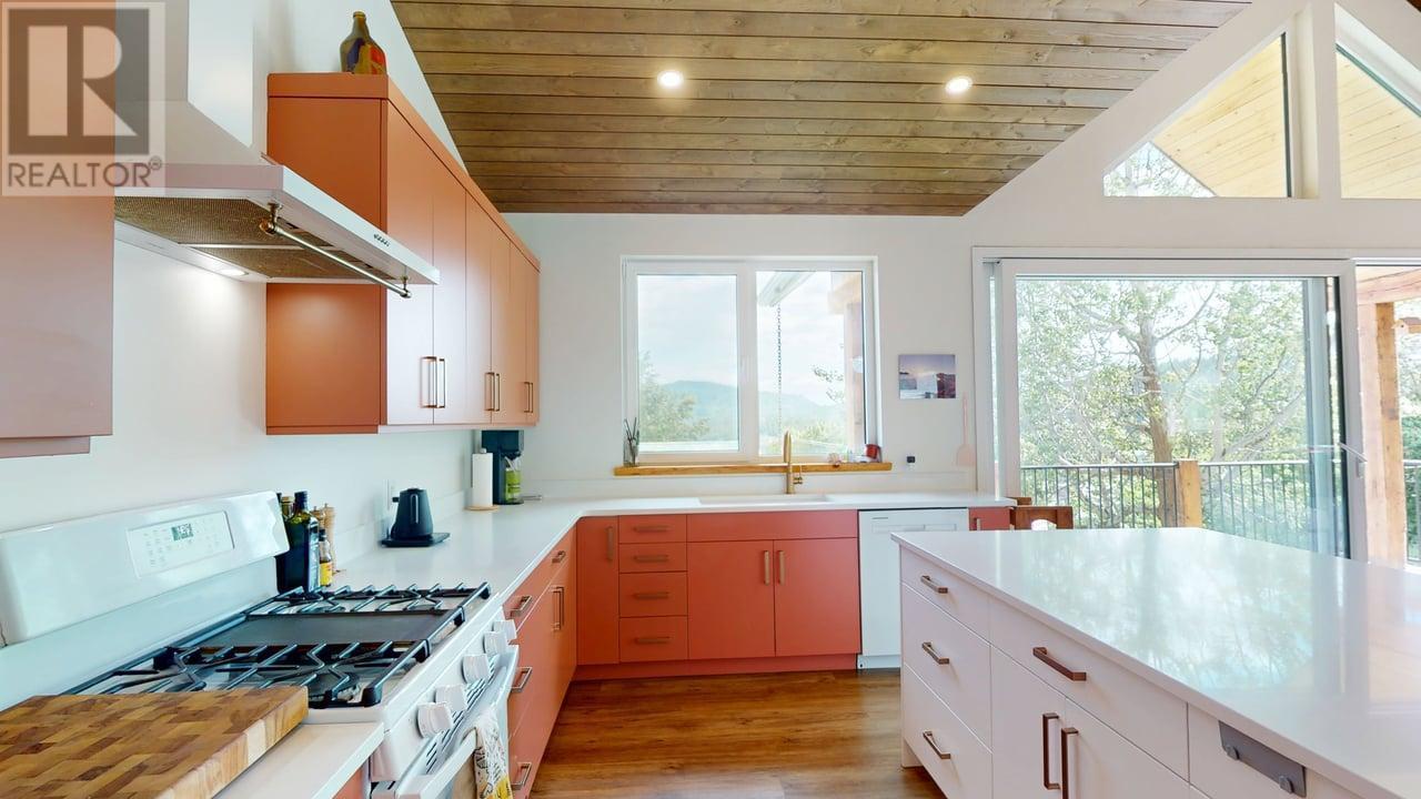2075 St Paul Street, Rossland, British Columbia  V0G 1Y0 - Photo 24 - 10349851