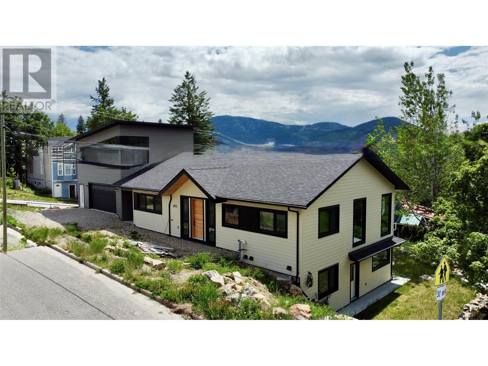 2075 St Paul Street, Rossland, British Columbia  V0G 1Y0 - Photo 5 - 10349851