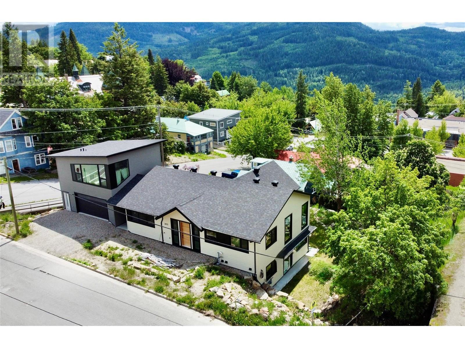 2075 St Paul Street, Rossland, British Columbia  V0G 1Y0 - Photo 7 - 10349851