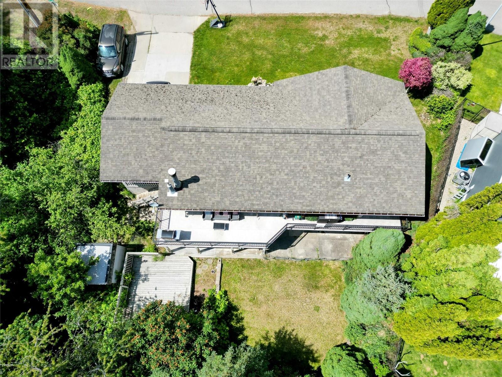 837 9th Street, Montrose, British Columbia  V0G 1P0 - Photo 3 - 10350922
