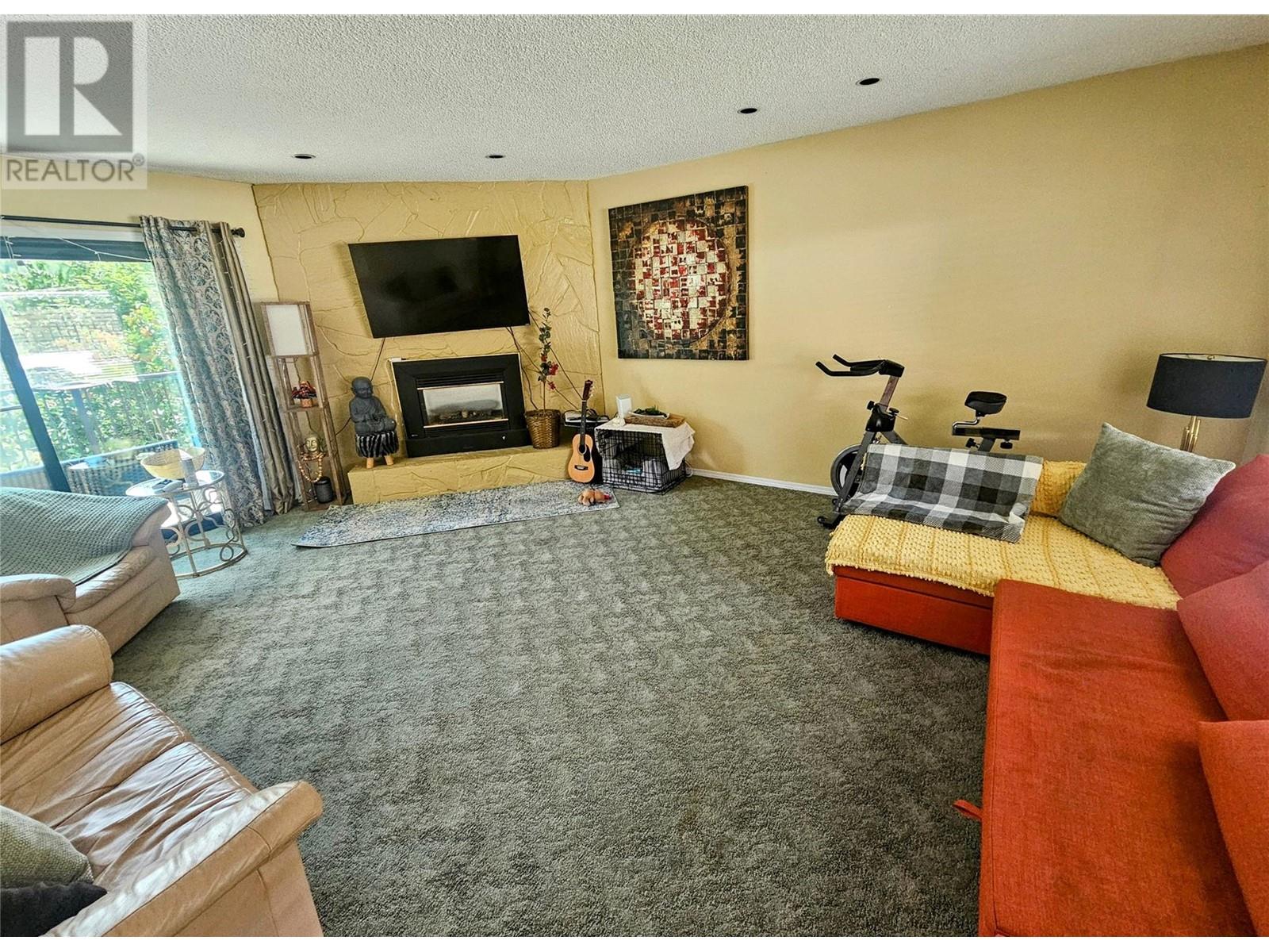 837 9th Street, Montrose, British Columbia  V0G 1P0 - Photo 5 - 10350922