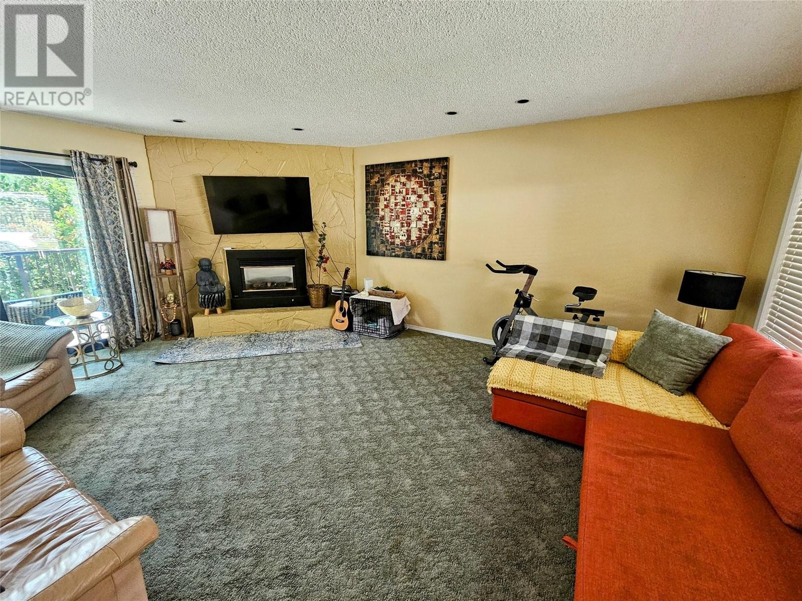 837 9th Street, Montrose, British Columbia  V0G 1P0 - Photo 6 - 10350922