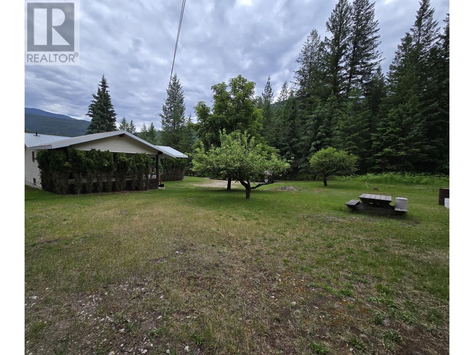 5641 Slocan River Road, Winlaw, British Columbia  V0G 2J0 - Photo 10 - 10351172
