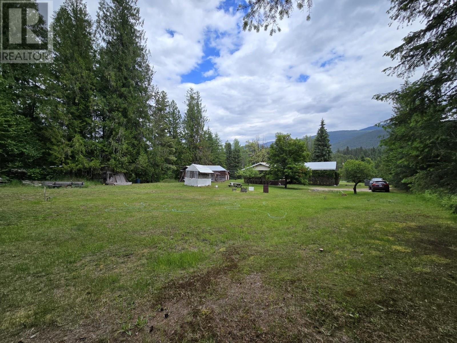 5641 Slocan River Road, Winlaw, British Columbia  V0G 2J0 - Photo 12 - 10351172
