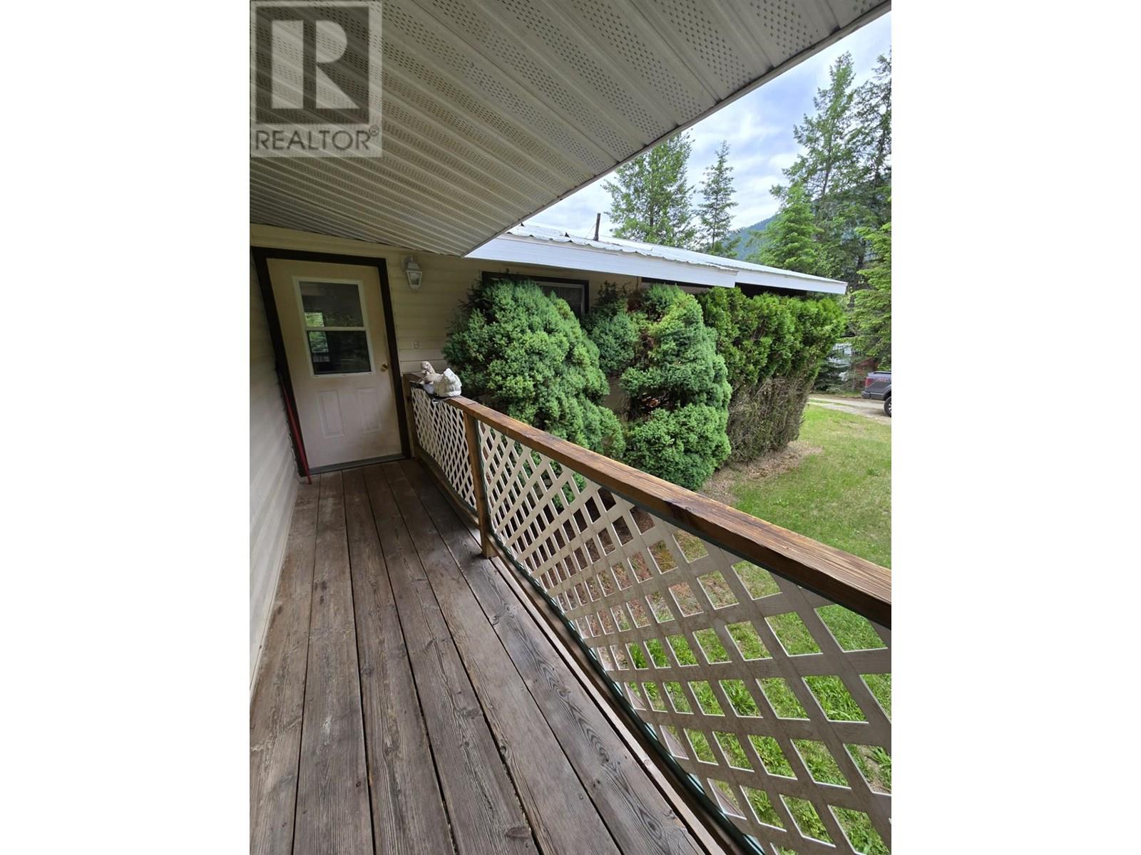 5641 Slocan River Road, Winlaw, British Columbia  V0G 2J0 - Photo 15 - 10351172