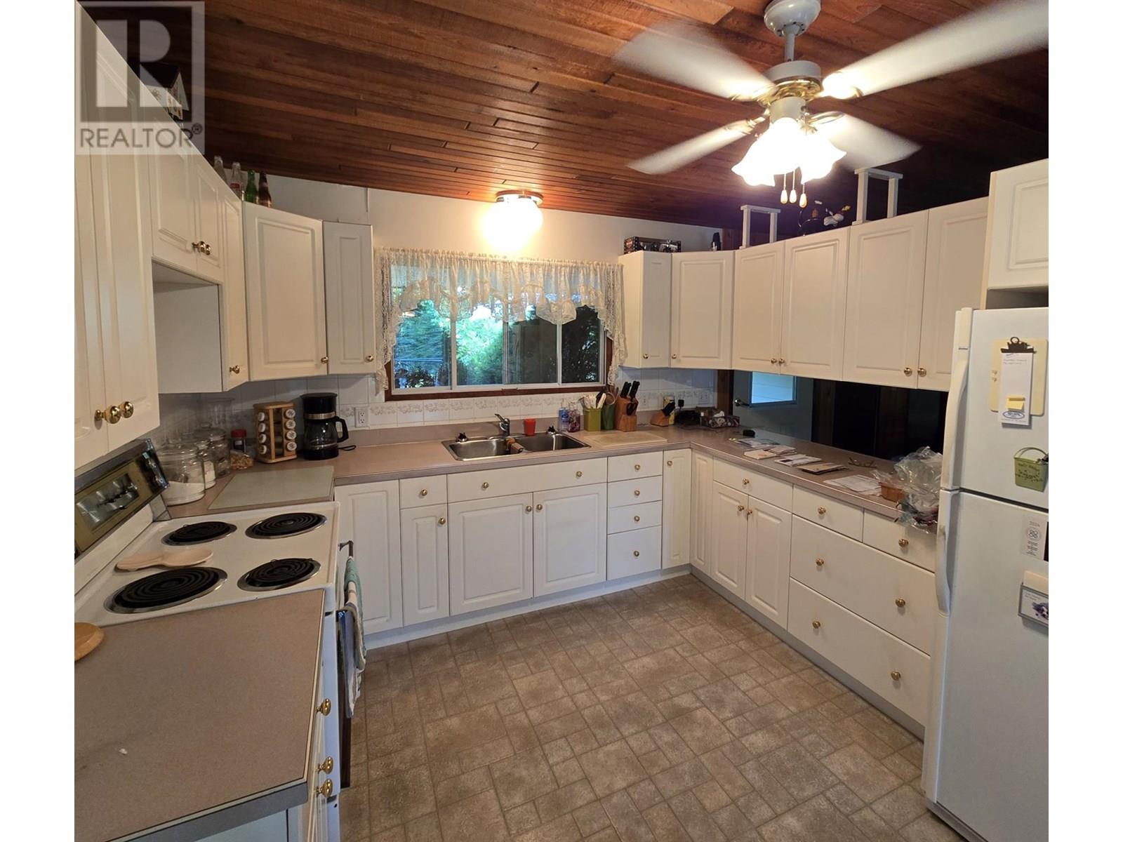 5641 Slocan River Road, Winlaw, British Columbia  V0G 2J0 - Photo 17 - 10351172