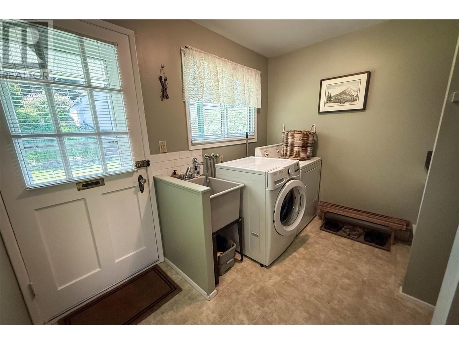 311 Murray Drive, Warfield, British Columbia  V1R 2J5 - Photo 36 - 10351685