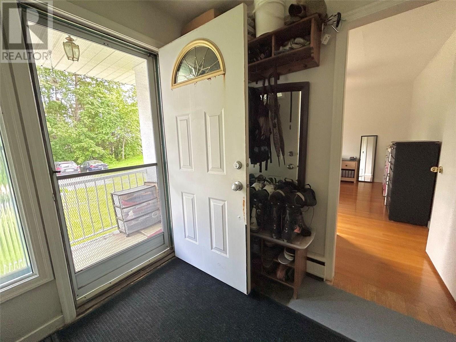 2120 Third Avenue, Rossland, British Columbia  V0G 1Y0 - Photo 14 - 10349304