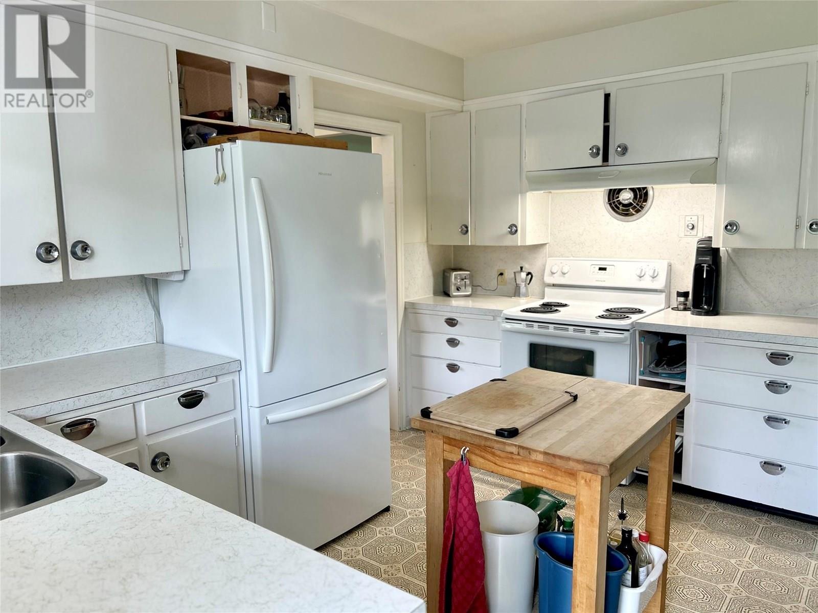 2120 Third Avenue, Rossland, British Columbia  V0G 1Y0 - Photo 25 - 10349304