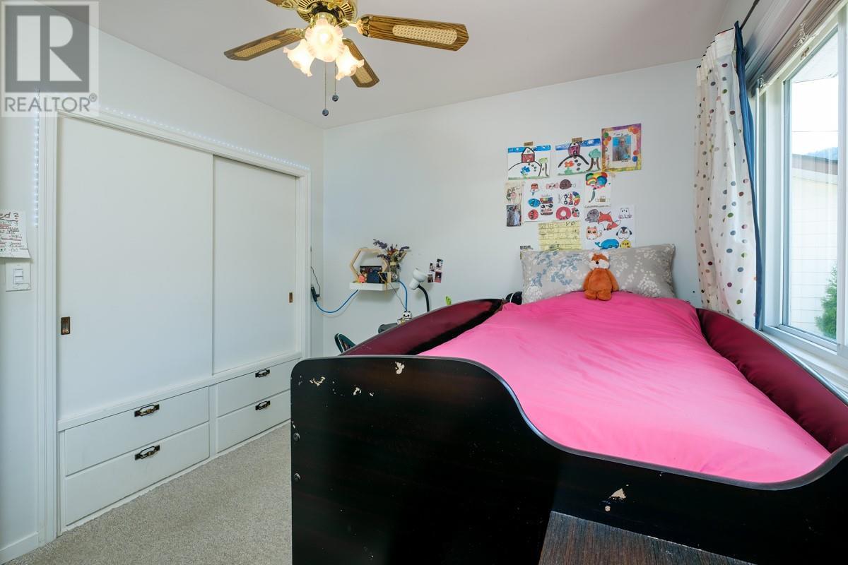 2120 Third Avenue, Rossland, British Columbia  V0G 1Y0 - Photo 31 - 10349304