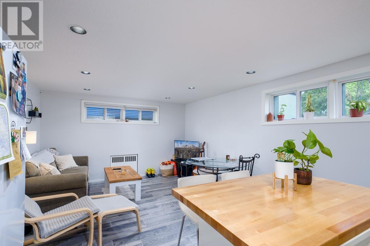 2120 Third Avenue, Rossland, British Columbia  V0G 1Y0 - Photo 37 - 10349304