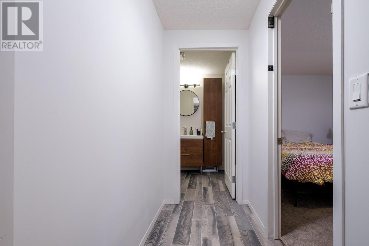 2120 Third Avenue, Rossland, British Columbia  V0G 1Y0 - Photo 38 - 10349304