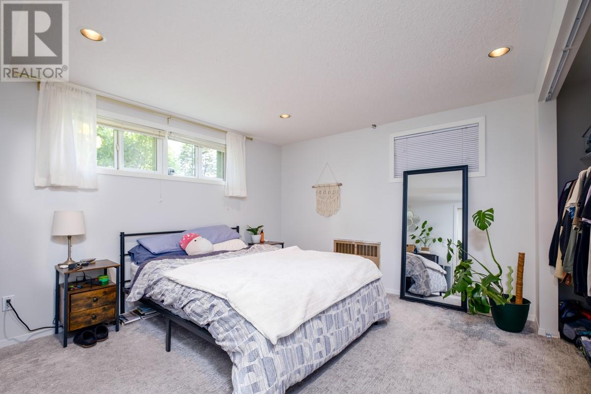 2120 Third Avenue, Rossland, British Columbia  V0G 1Y0 - Photo 42 - 10349304