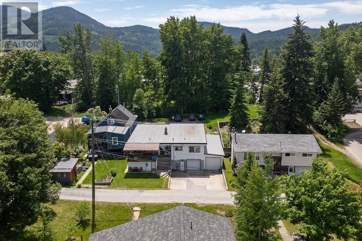 2120 Third Avenue, Rossland, British Columbia  V0G 1Y0 - Photo 50 - 10349304