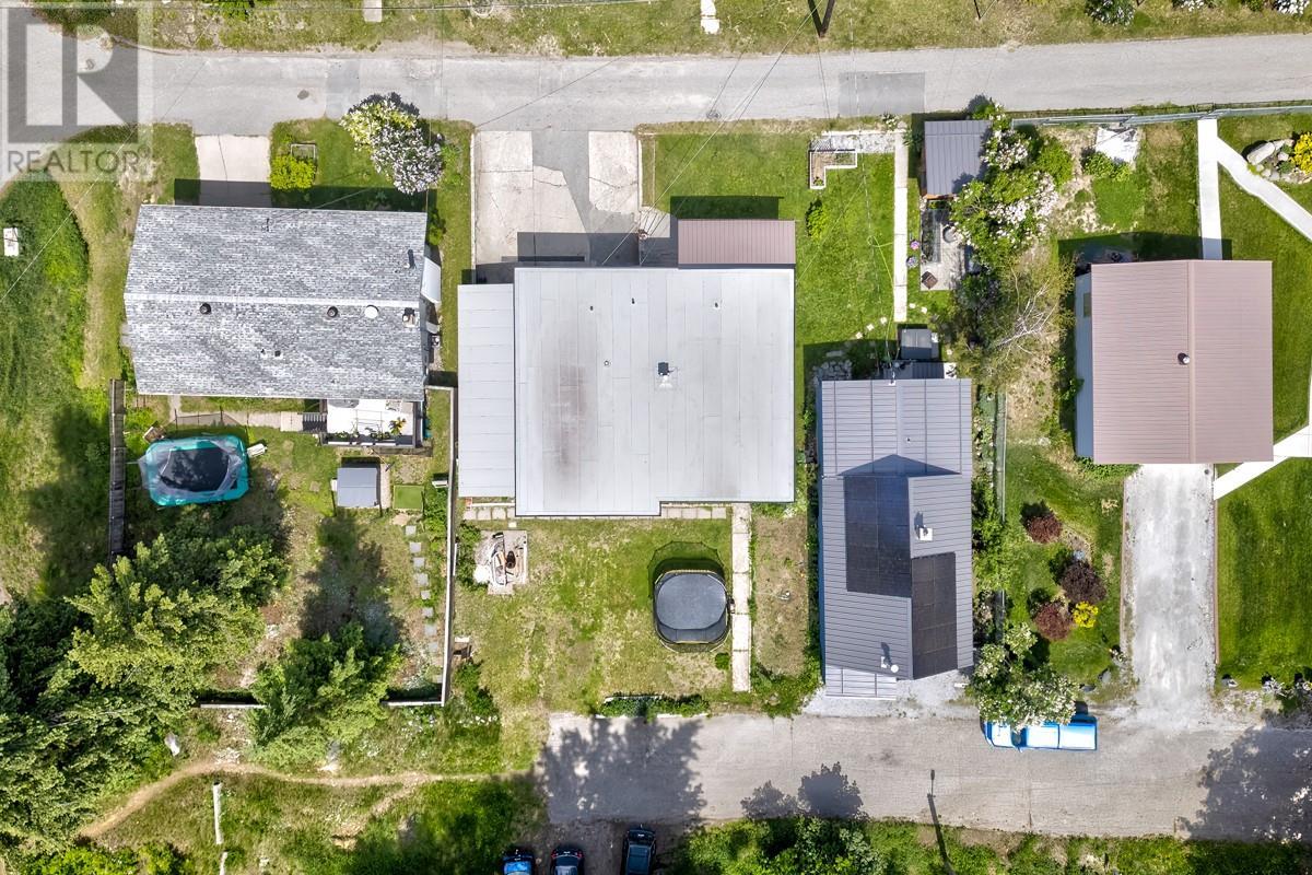 2120 Third Avenue, Rossland, British Columbia  V0G 1Y0 - Photo 6 - 10349304