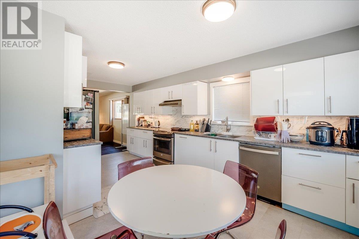 798 Kipling Street, Warfield, British Columbia  V1R 2A4 - Photo 18 - 10351473
