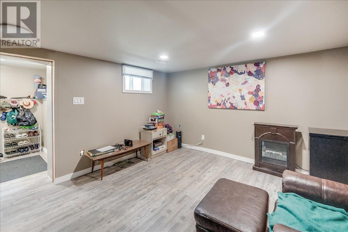 798 Kipling Street, Warfield, British Columbia  V1R 2A4 - Photo 35 - 10351473