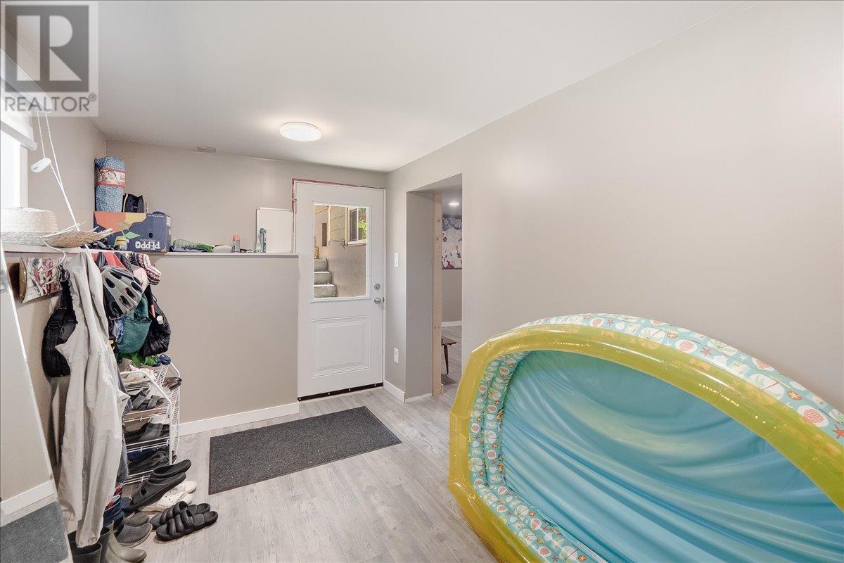 798 Kipling Street, Warfield, British Columbia  V1R 2A4 - Photo 36 - 10351473