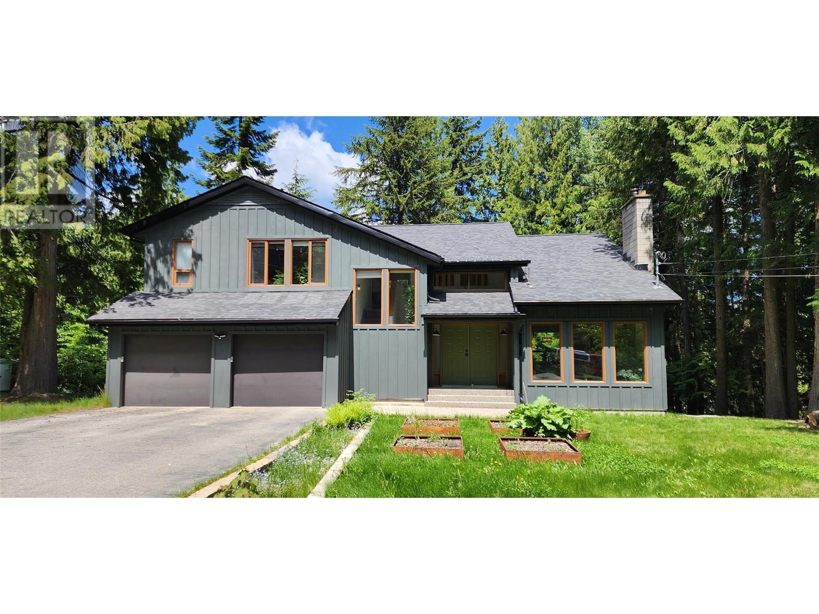 1740 Black Diamond Drive, Rossland, British Columbia  V0G 1Y0 - Photo 1 - 10351767