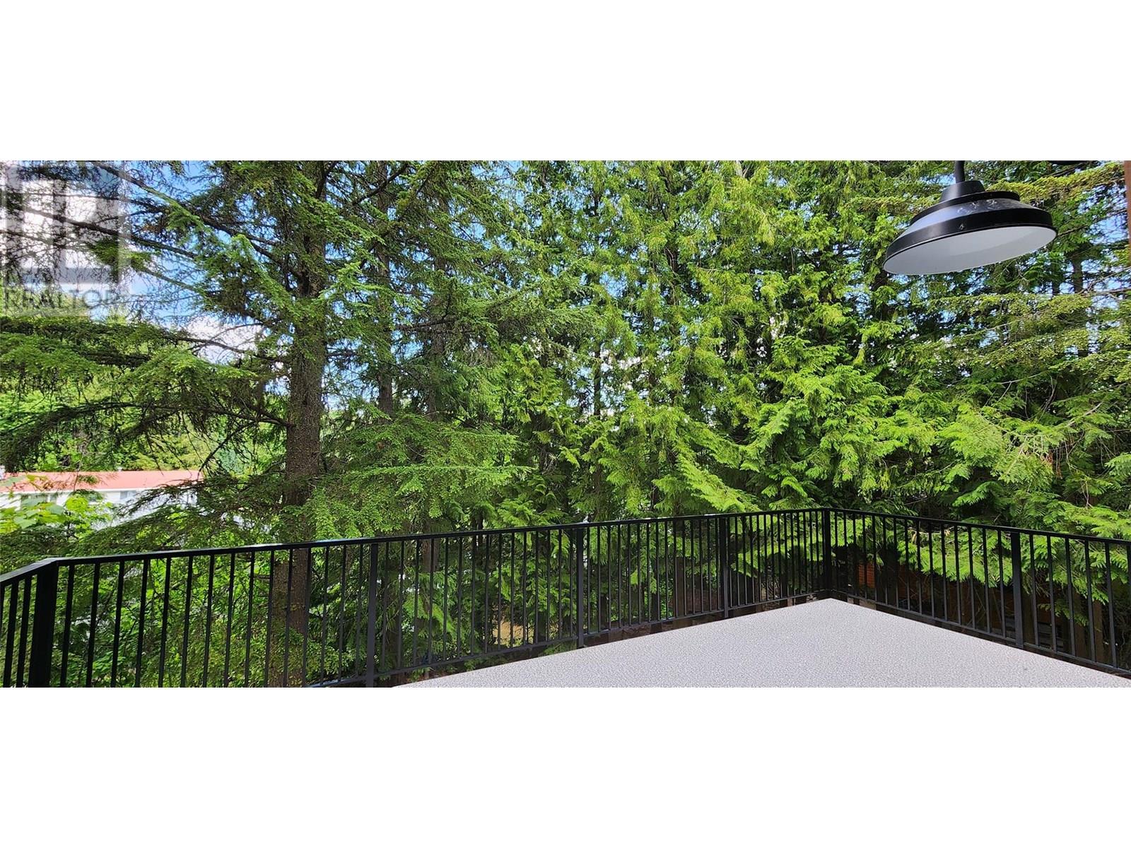 1740 Black Diamond Drive, Rossland, British Columbia  V0G 1Y0 - Photo 12 - 10351767