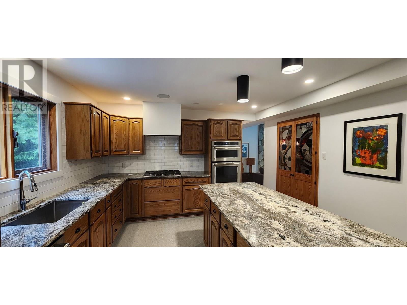 1740 Black Diamond Drive, Rossland, British Columbia  V0G 1Y0 - Photo 14 - 10351767