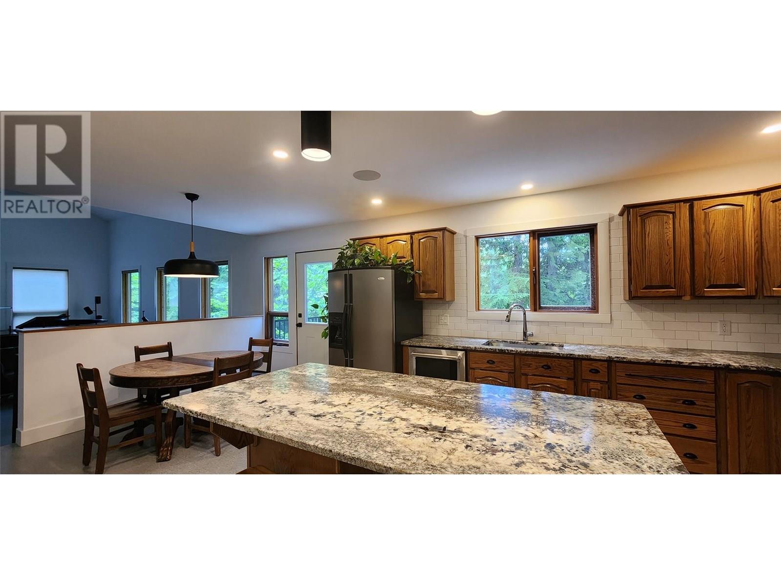 1740 Black Diamond Drive, Rossland, British Columbia  V0G 1Y0 - Photo 17 - 10351767