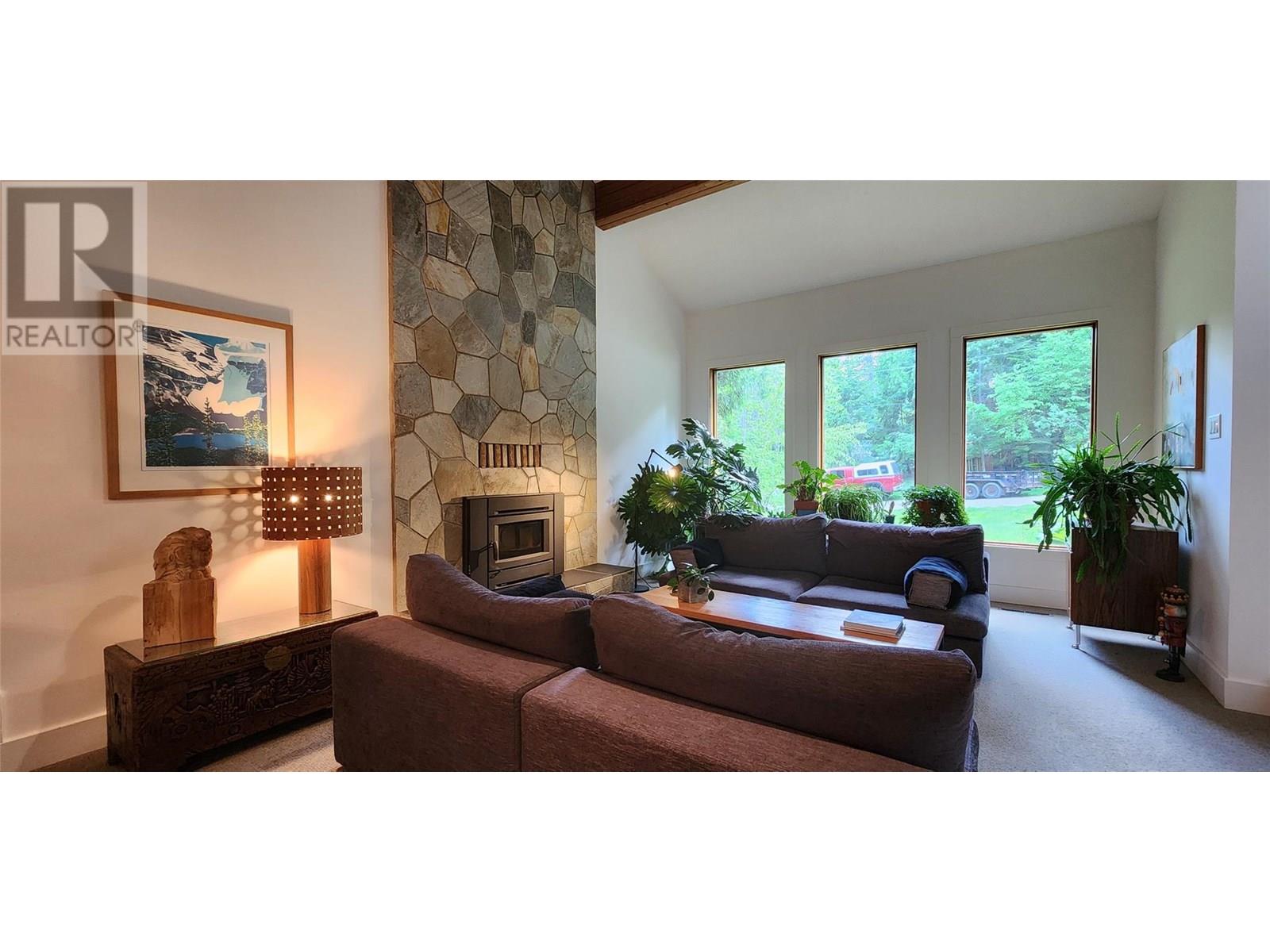 1740 Black Diamond Drive, Rossland, British Columbia  V0G 1Y0 - Photo 22 - 10351767