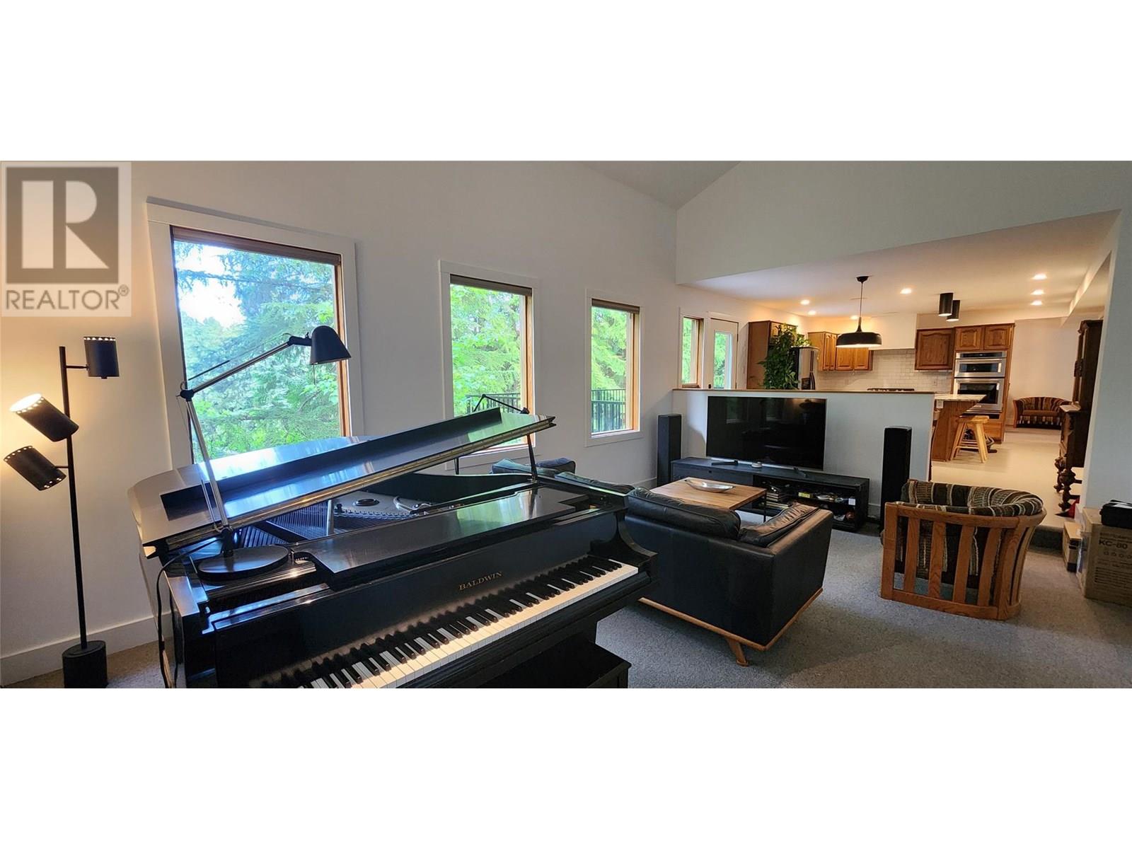 1740 Black Diamond Drive, Rossland, British Columbia  V0G 1Y0 - Photo 27 - 10351767