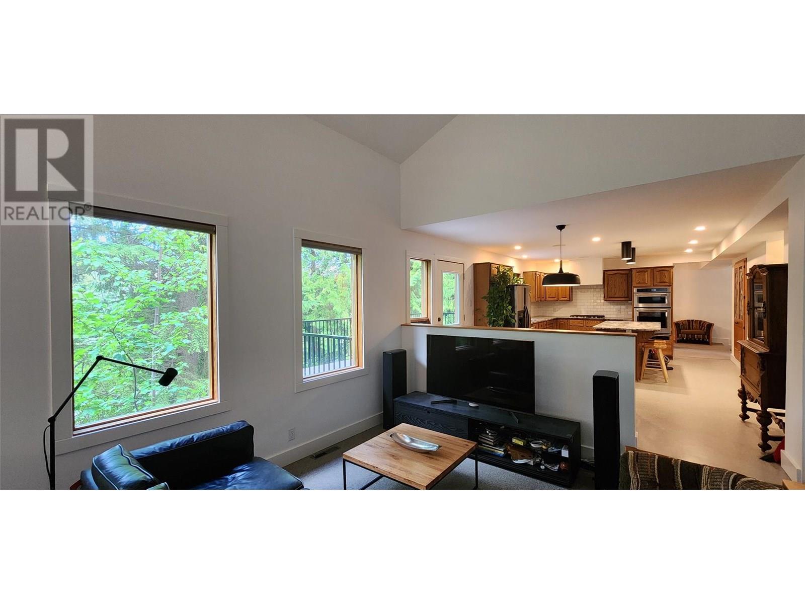1740 Black Diamond Drive, Rossland, British Columbia  V0G 1Y0 - Photo 28 - 10351767