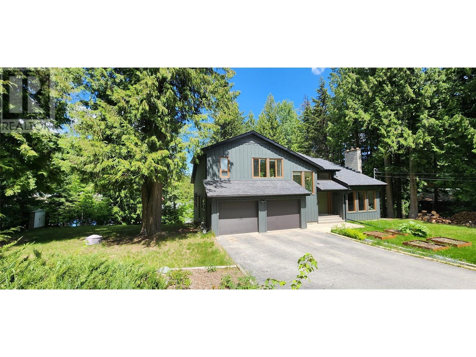 1740 Black Diamond Drive, Rossland, British Columbia  V0G 1Y0 - Photo 4 - 10351767