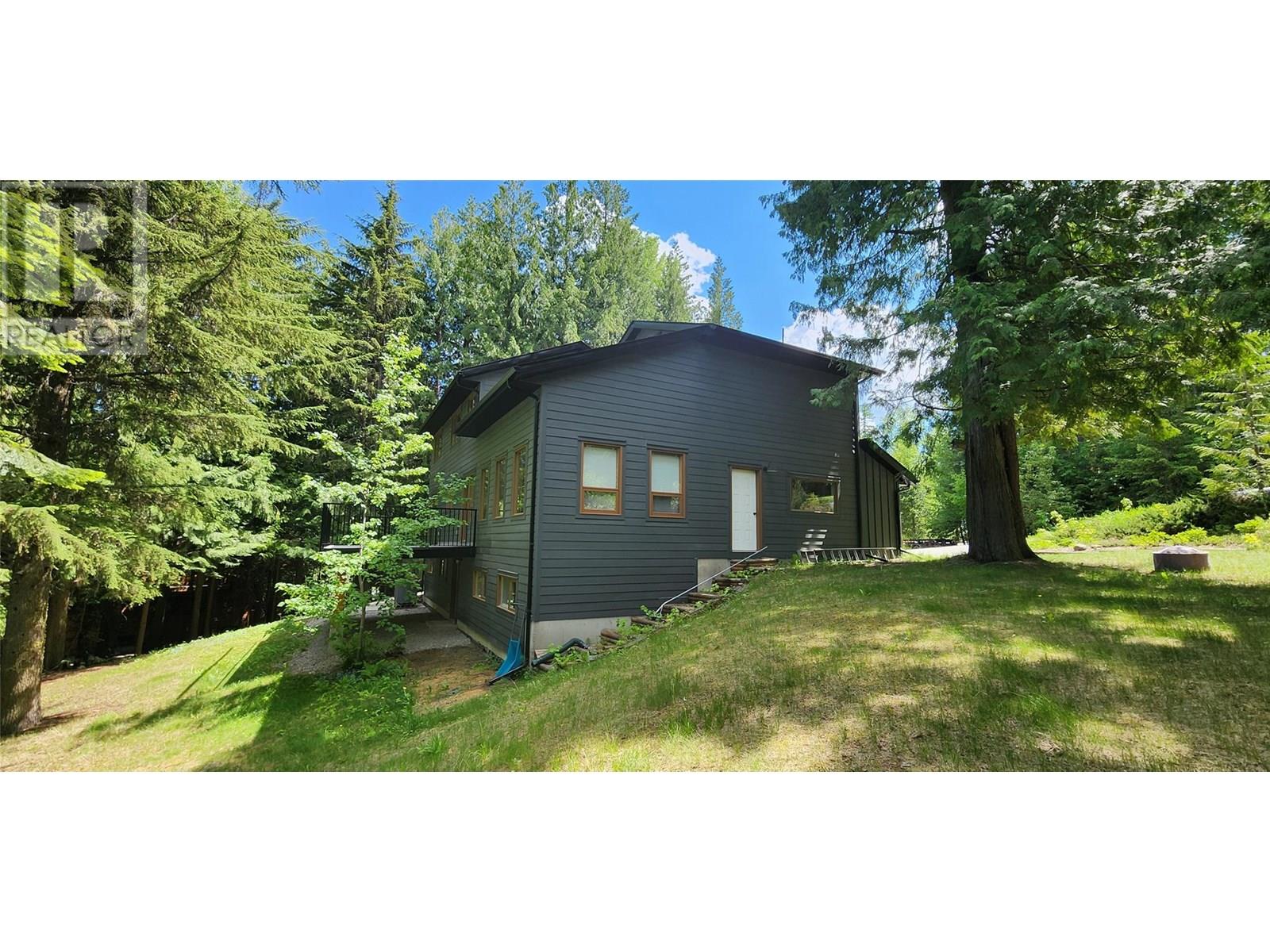 1740 Black Diamond Drive, Rossland, British Columbia  V0G 1Y0 - Photo 7 - 10351767
