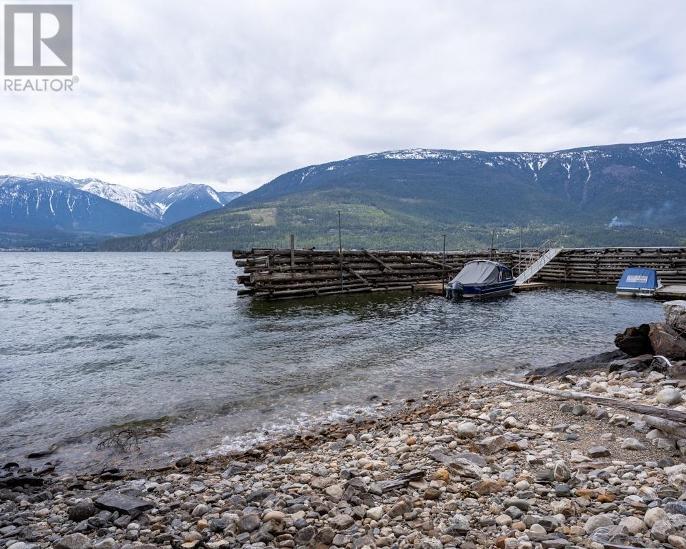 7717 North Kootenay Lake Unit# 10a, 11, 11a, Kaslo, British Columbia  V0G 1M0 - Photo 10 - 10350335