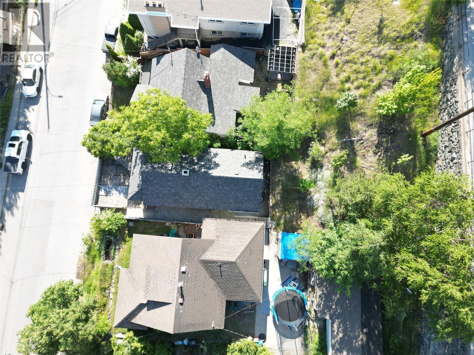 1816 Topping Street, Trail, British Columbia  V1R 4G4 - Photo 2 - 10352004