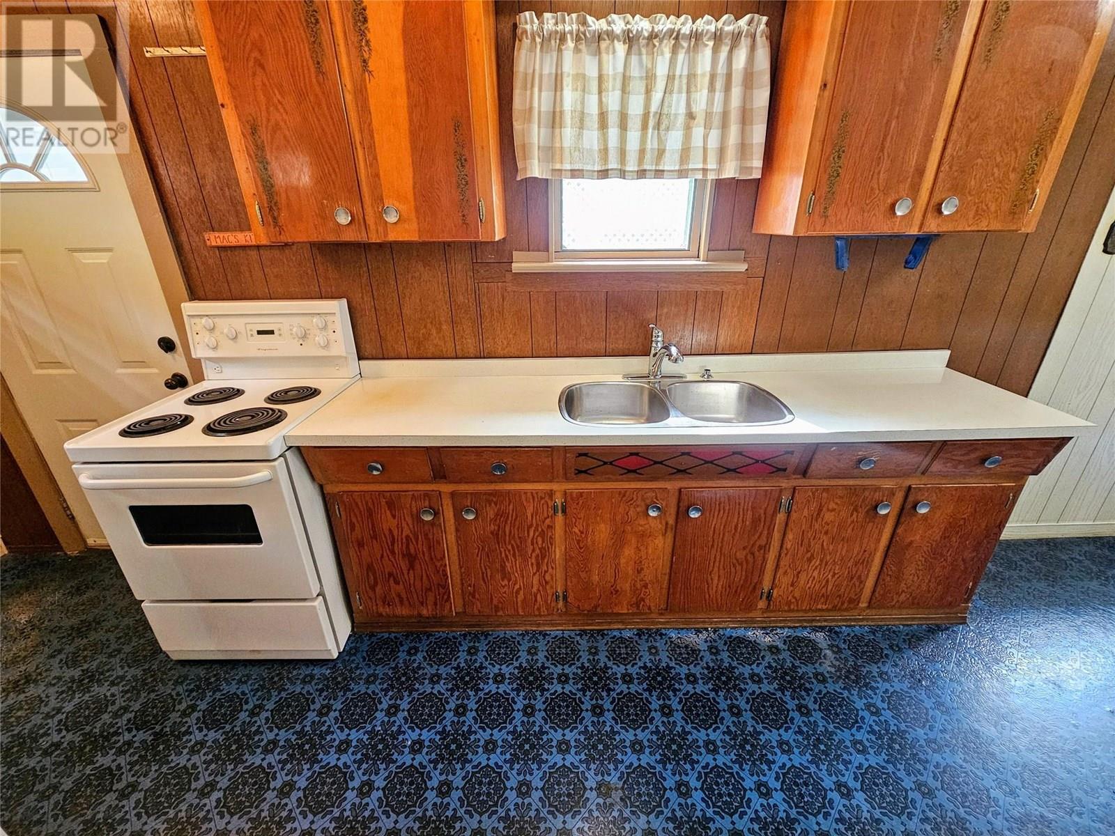 1816 Topping Street, Trail, British Columbia  V1R 4G4 - Photo 6 - 10352004