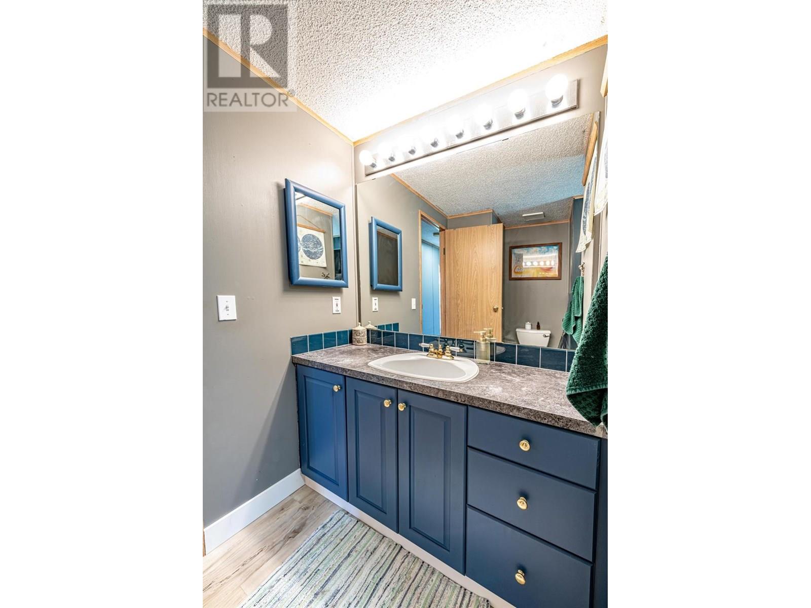 1905 Airport Road, Salmo, British Columbia  V0G 1Z0 - Photo 17 - 10350674