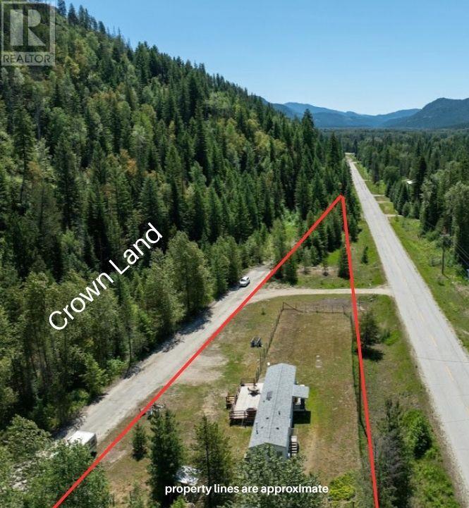 1905 Airport Road, Salmo, British Columbia  V0G 1Z0 - Photo 2 - 10350674