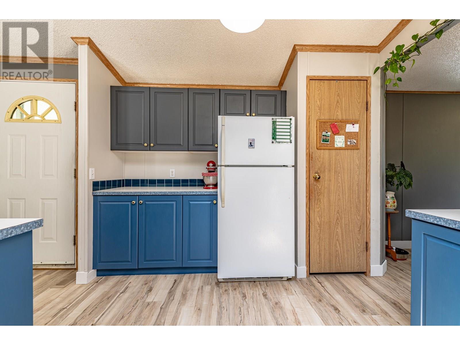 1905 Airport Road, Salmo, British Columbia  V0G 1Z0 - Photo 7 - 10350674