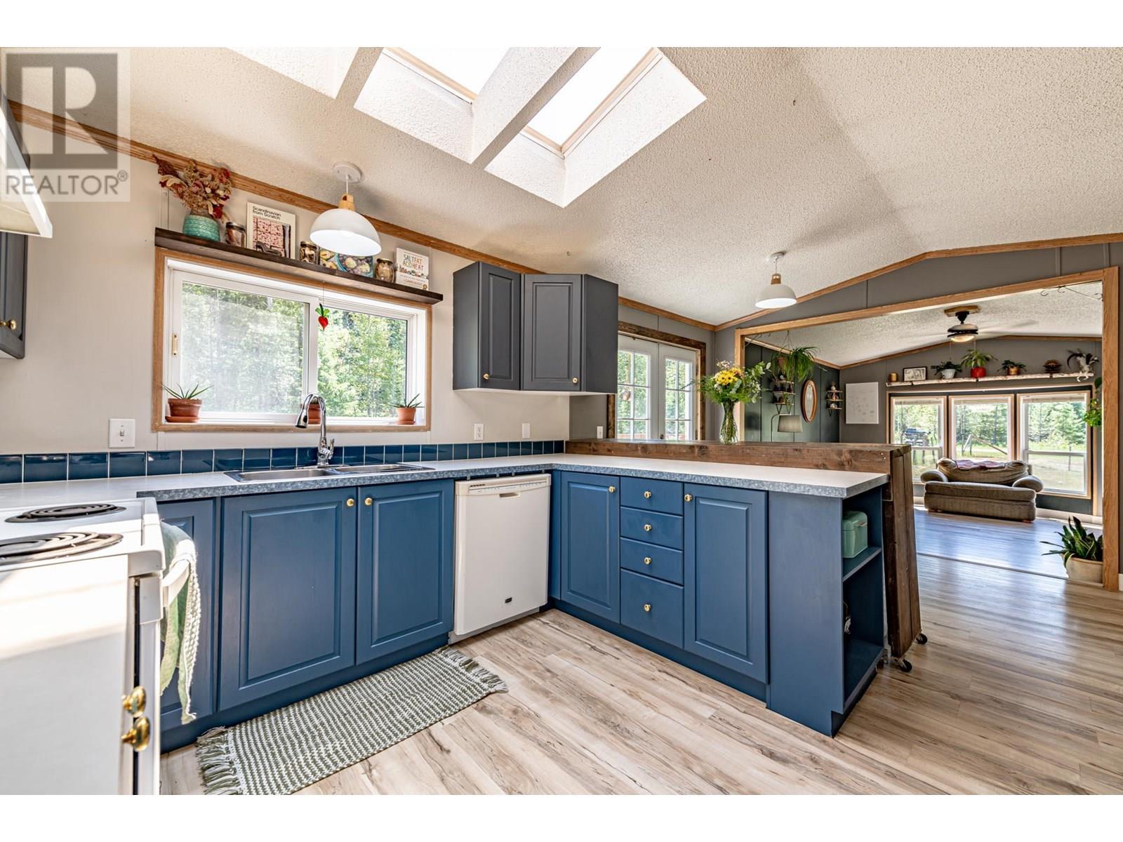 1905 Airport Road, Salmo, British Columbia  V0G 1Z0 - Photo 8 - 10350674