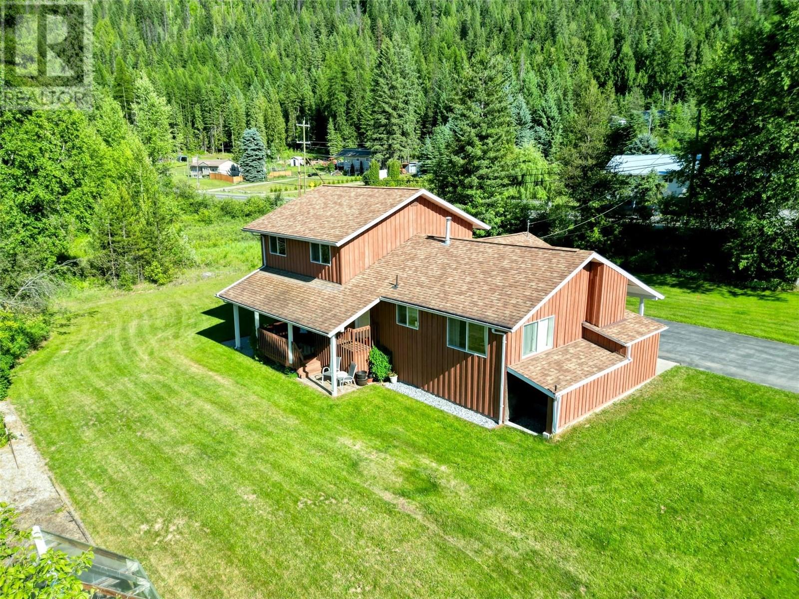 2235 Highway 3b, Fruitvale, British Columbia  V0G 1L0 - Photo 35 - 10351908