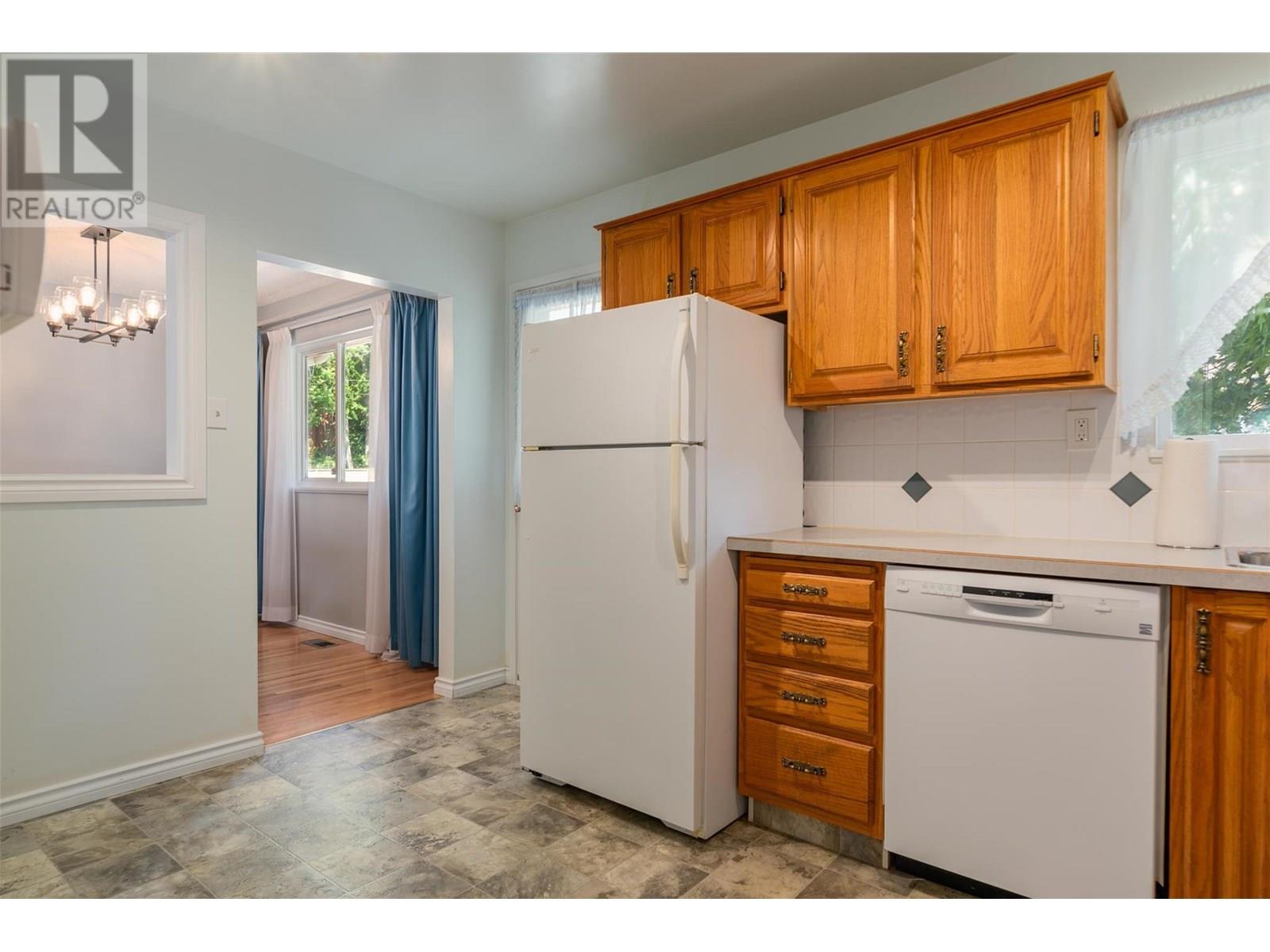3555 Highway Drive, Trail, British Columbia  V1R 2T9 - Photo 12 - 10352216