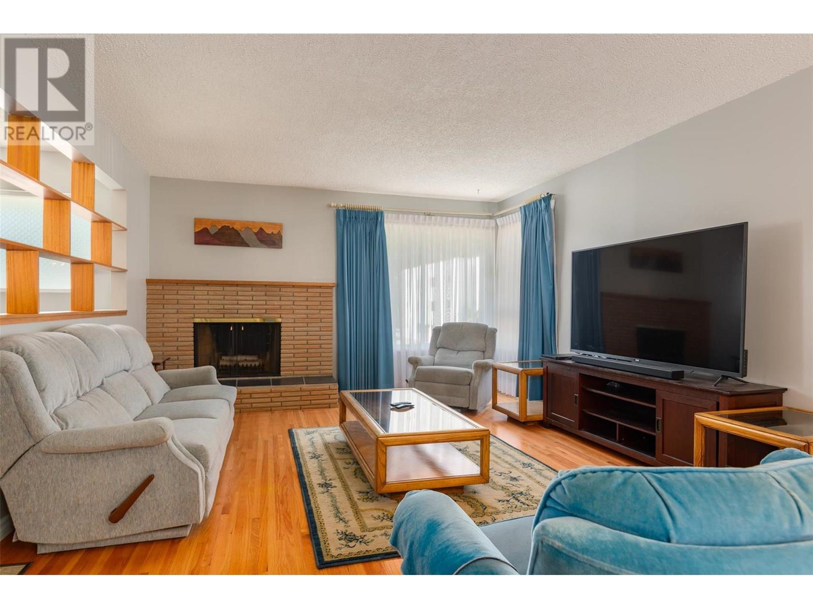 3555 Highway Drive, Trail, British Columbia  V1R 2T9 - Photo 3 - 10352216