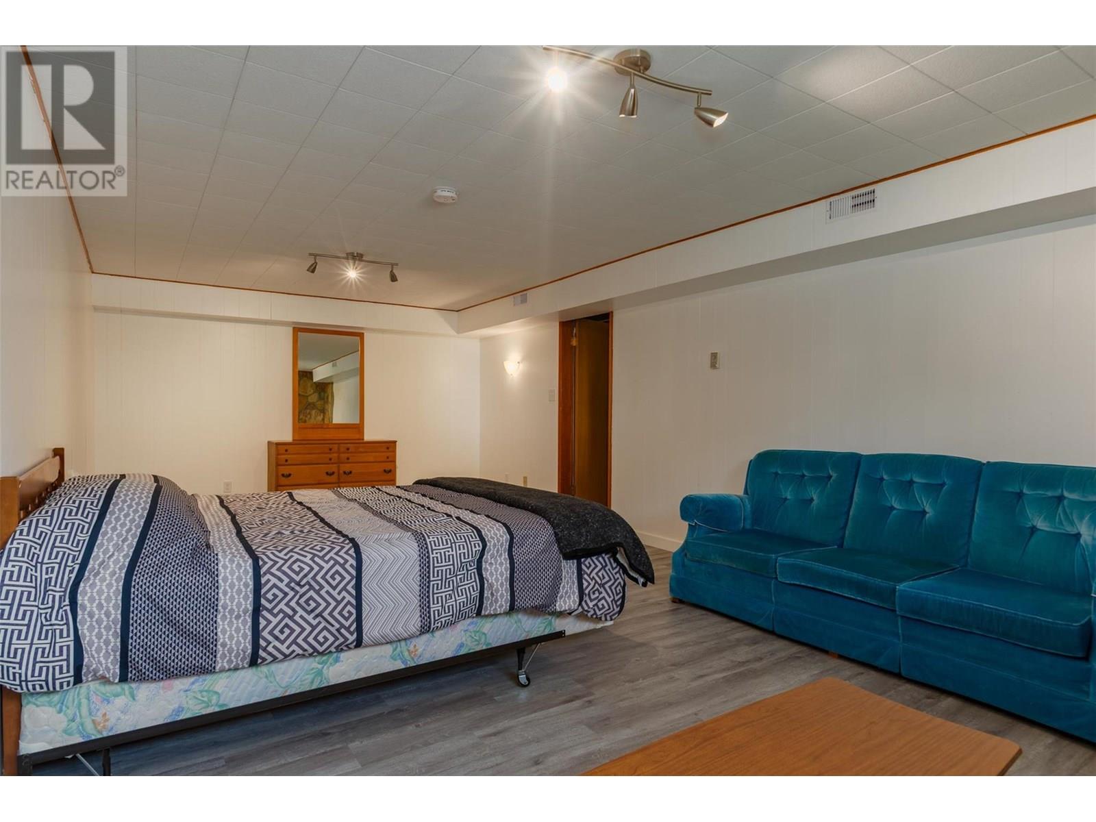 3555 Highway Drive, Trail, British Columbia  V1R 2T9 - Photo 33 - 10352216
