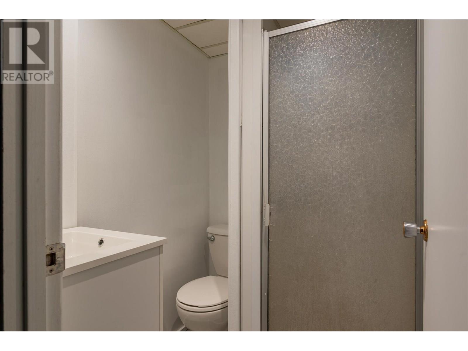 3555 Highway Drive, Trail, British Columbia  V1R 2T9 - Photo 36 - 10352216