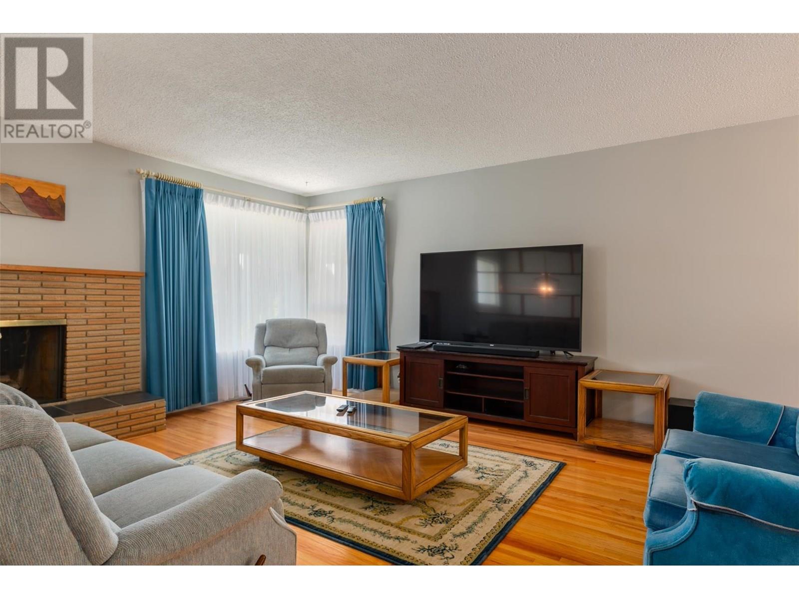3555 Highway Drive, Trail, British Columbia  V1R 2T9 - Photo 5 - 10352216