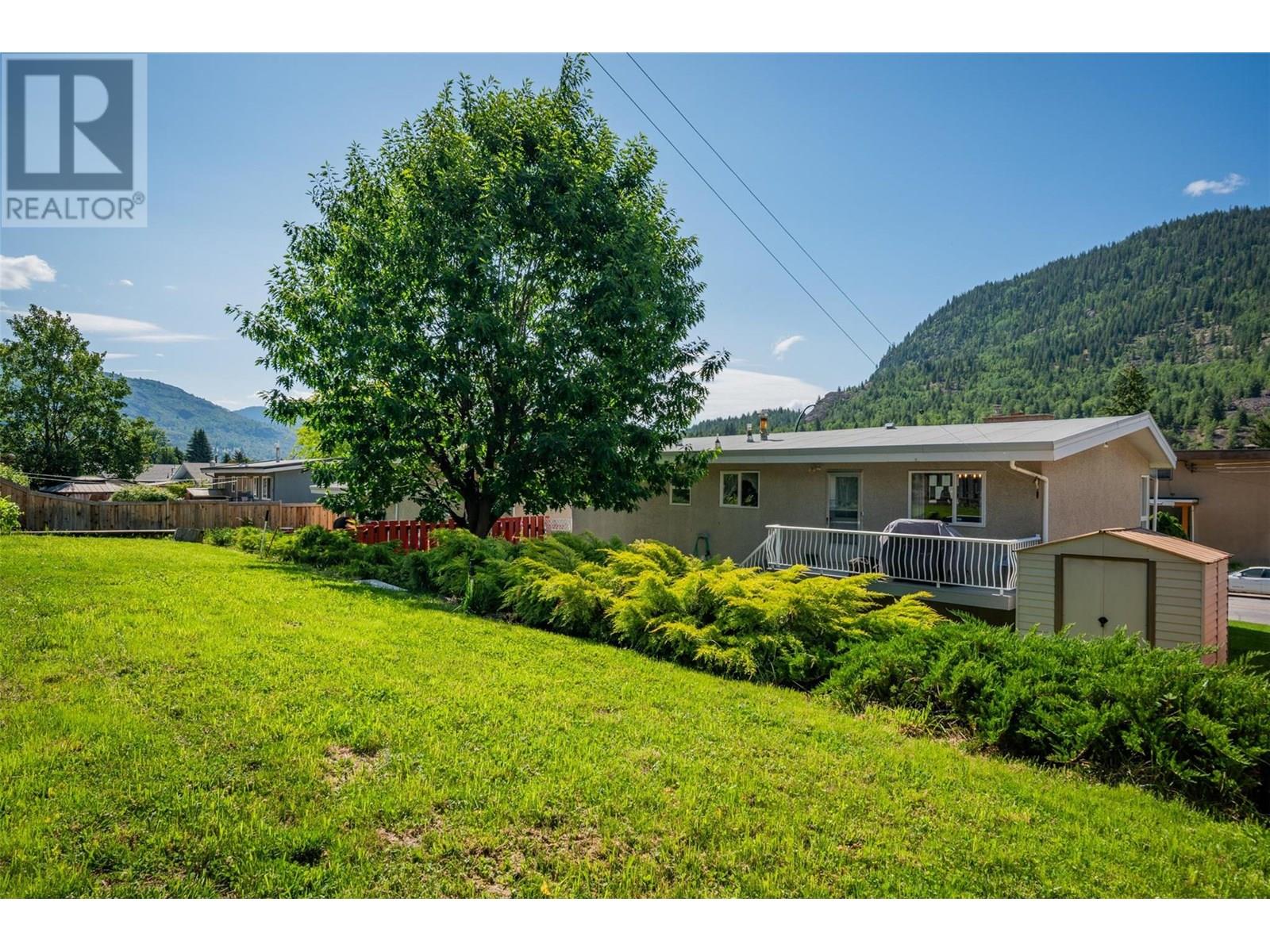 3555 Highway Drive, Trail, British Columbia  V1R 2T9 - Photo 51 - 10352216