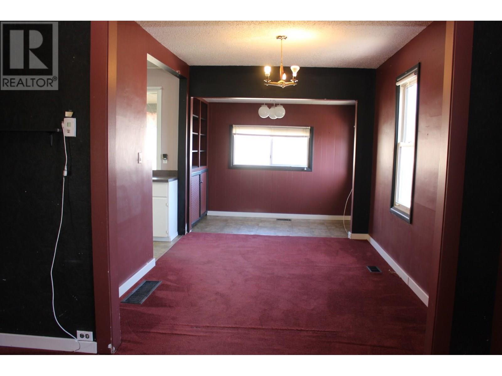 953 Aspen Street, Trail, British Columbia  V1R 3Y1 - Photo 11 - 10342851