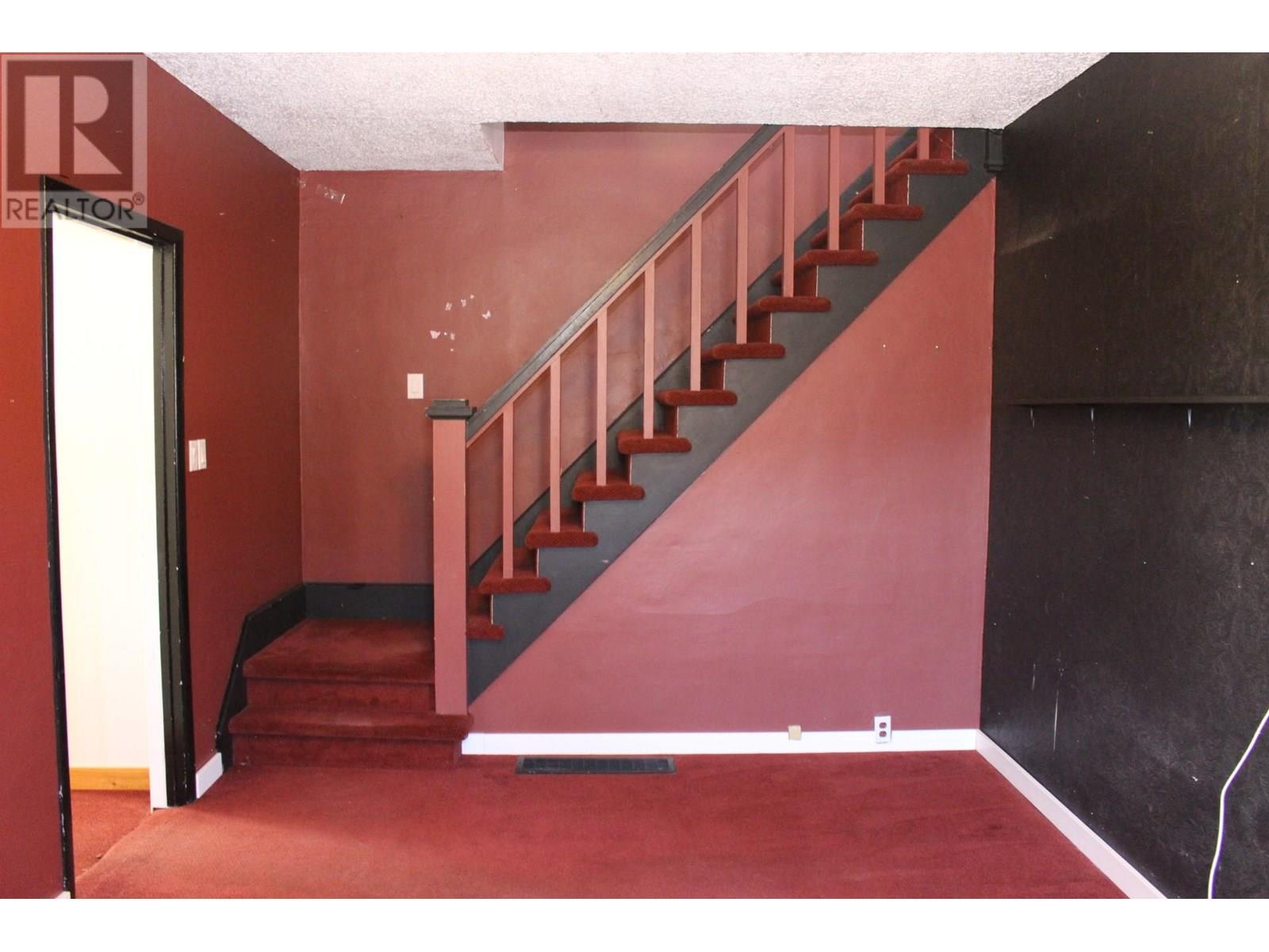 953 Aspen Street, Trail, British Columbia  V1R 3Y1 - Photo 12 - 10342851