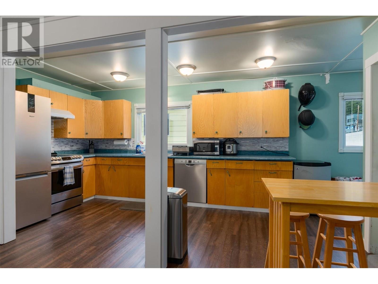 1585 Dunn Crescent, Rossland, British Columbia  V0G 1Y0 - Photo 6 - 10352364